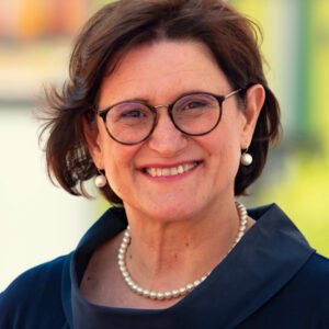 Dr. Petra Loibl