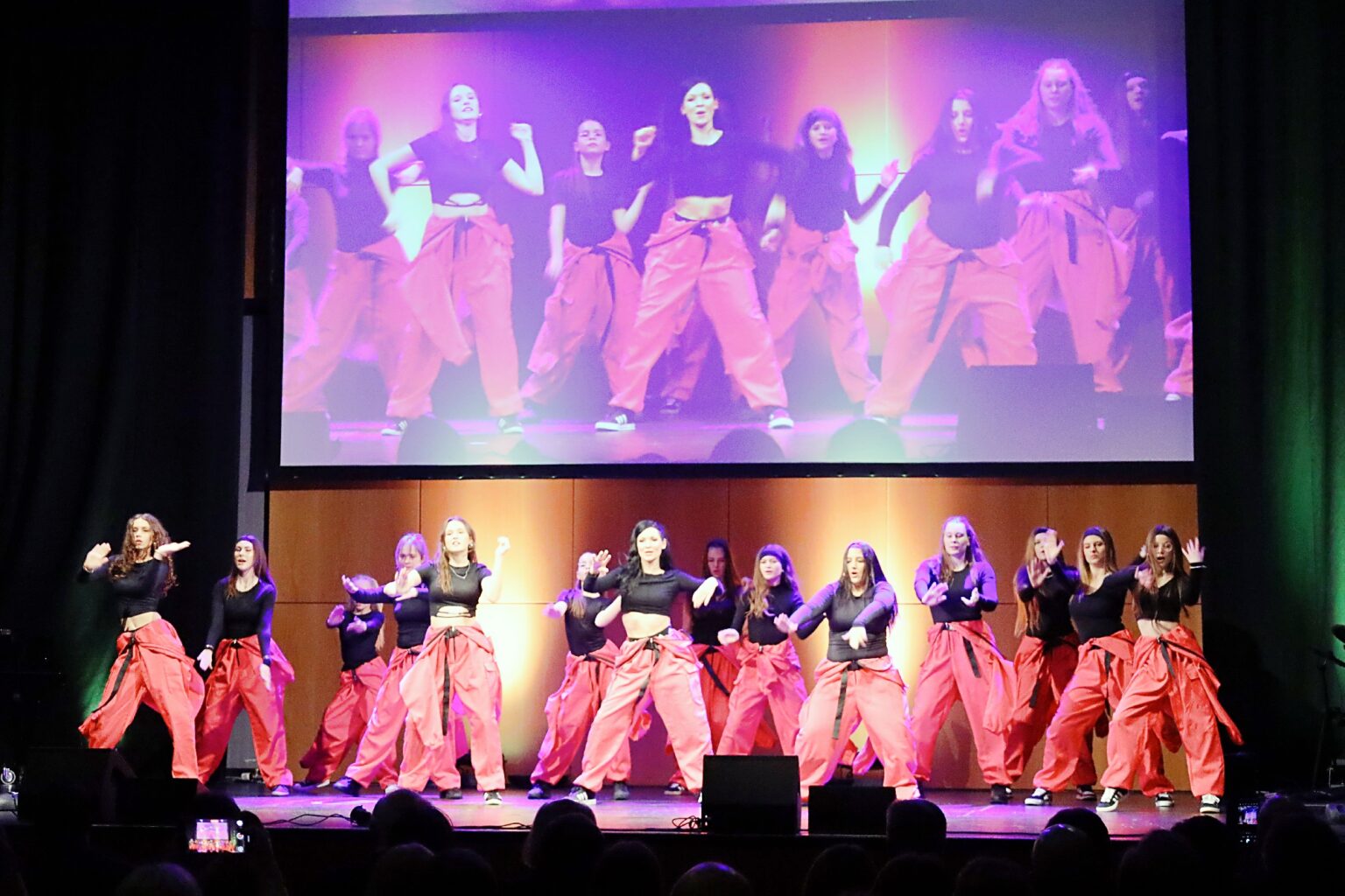 D.P.C Next Level Hip-Hopper Tanzstudio Dance Point (3)