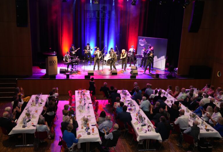 Die „Blues Briederchen“ gaben mehrere Kostproben ihres musikalischen Könnens und begeisterten das Publikum in der Landauer Stadthalle.